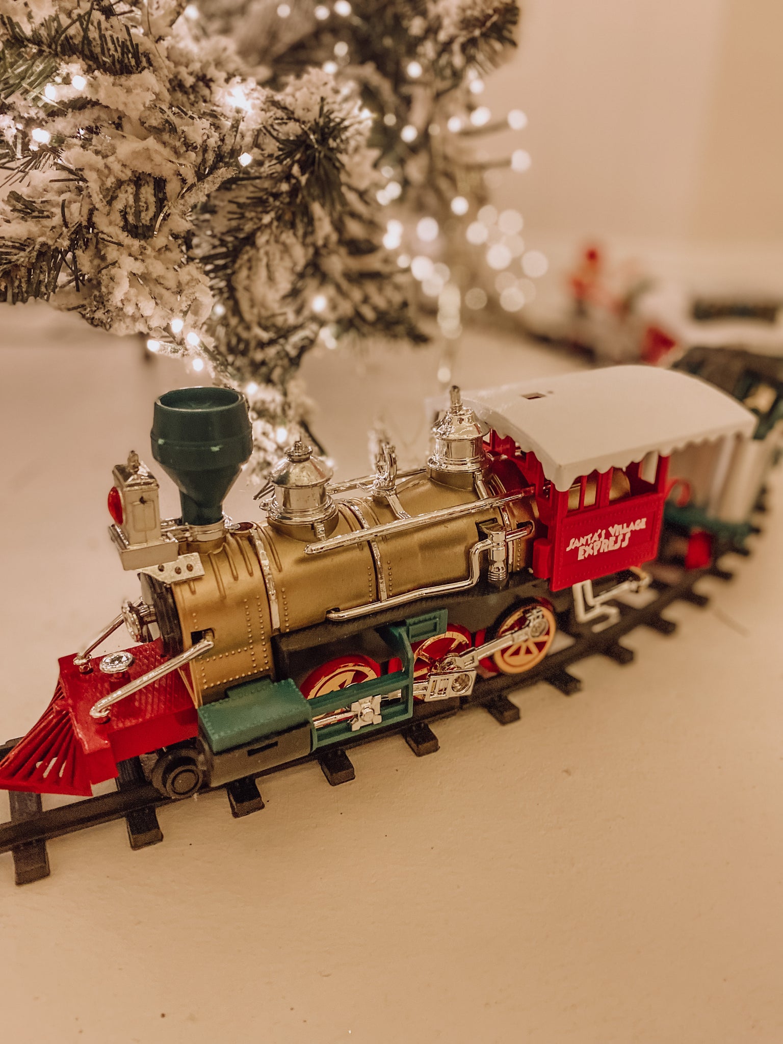 santa christmas tree train