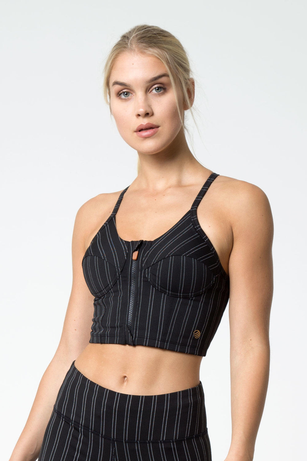 BLACK UNDERWIRE CROP TOP | MAS AMOR BOUTIQUE