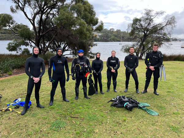 Perth Scuba club dive at Blackwall Reach