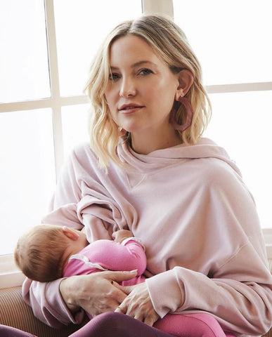 kate-hudson-breastfeeding-outfit