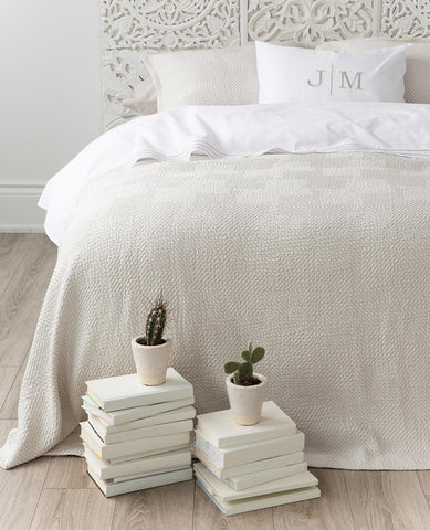 Q A What Is A Coverlet Au Lit Fine Linens