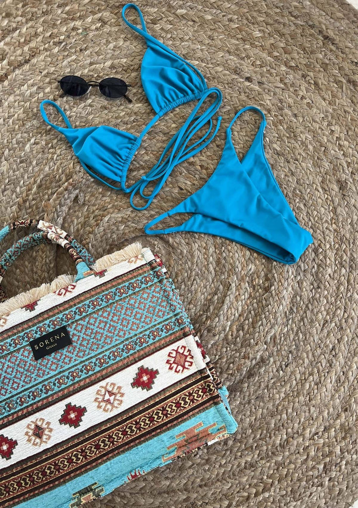 FOR-THE-LOVE-OF-TURQUIOSE-beach-essentials