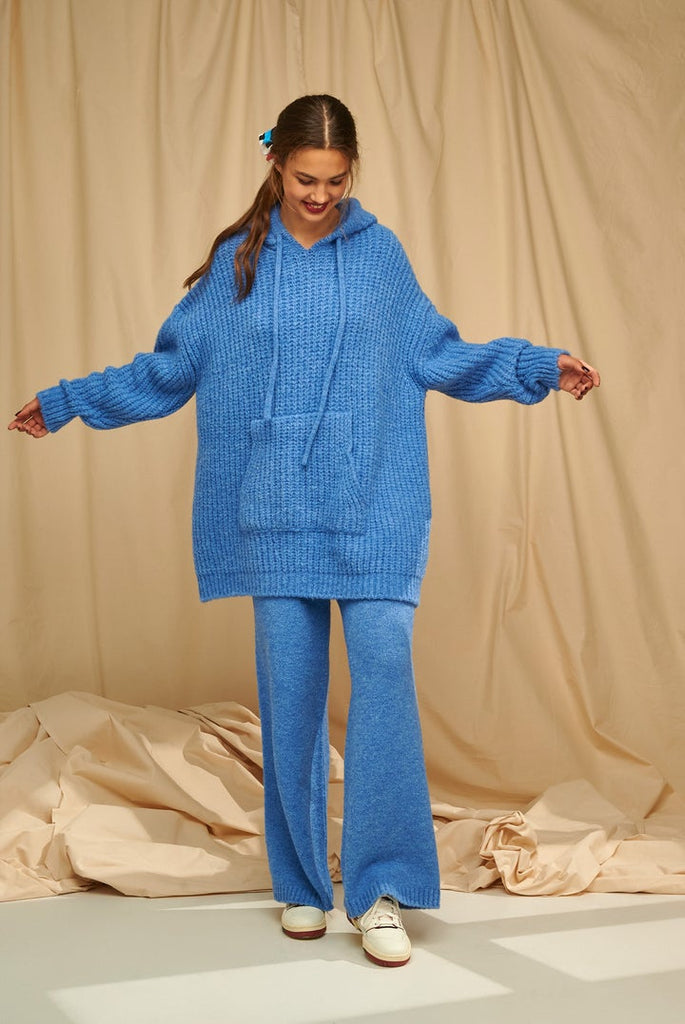 karavan-clothing-fw22-arlette-blue