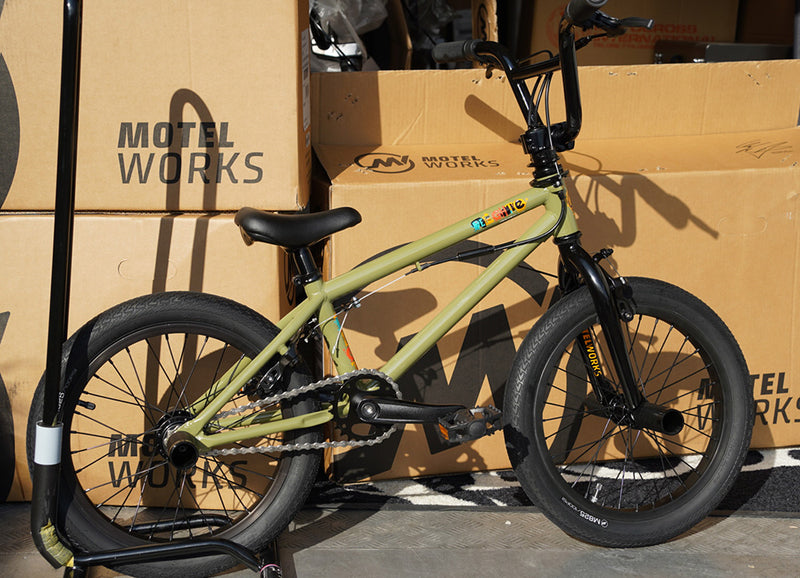 自転車MOTEL WORKS DELITGHT 16インチ ゴールド BMX