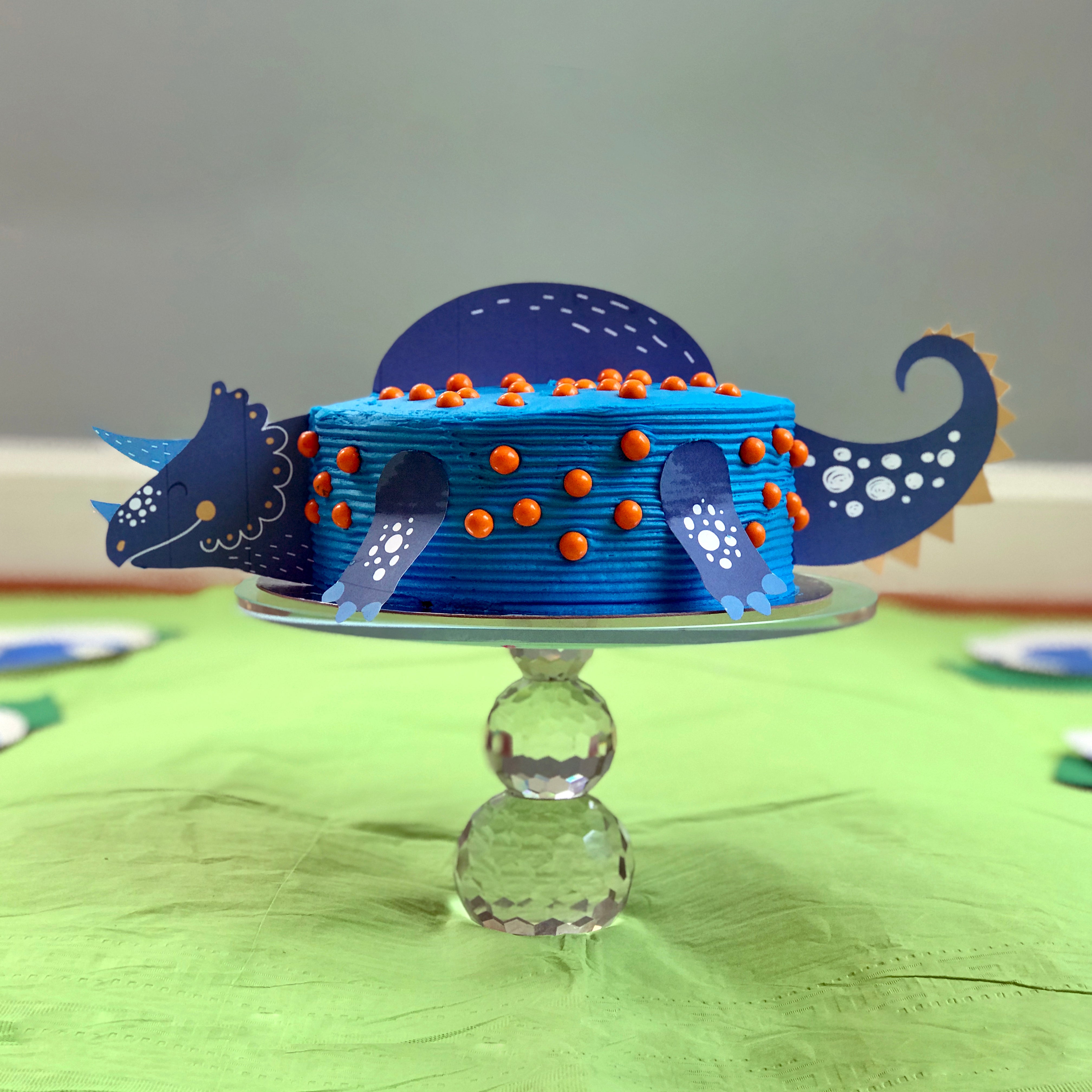 cake-topper-tableware-plates-dino