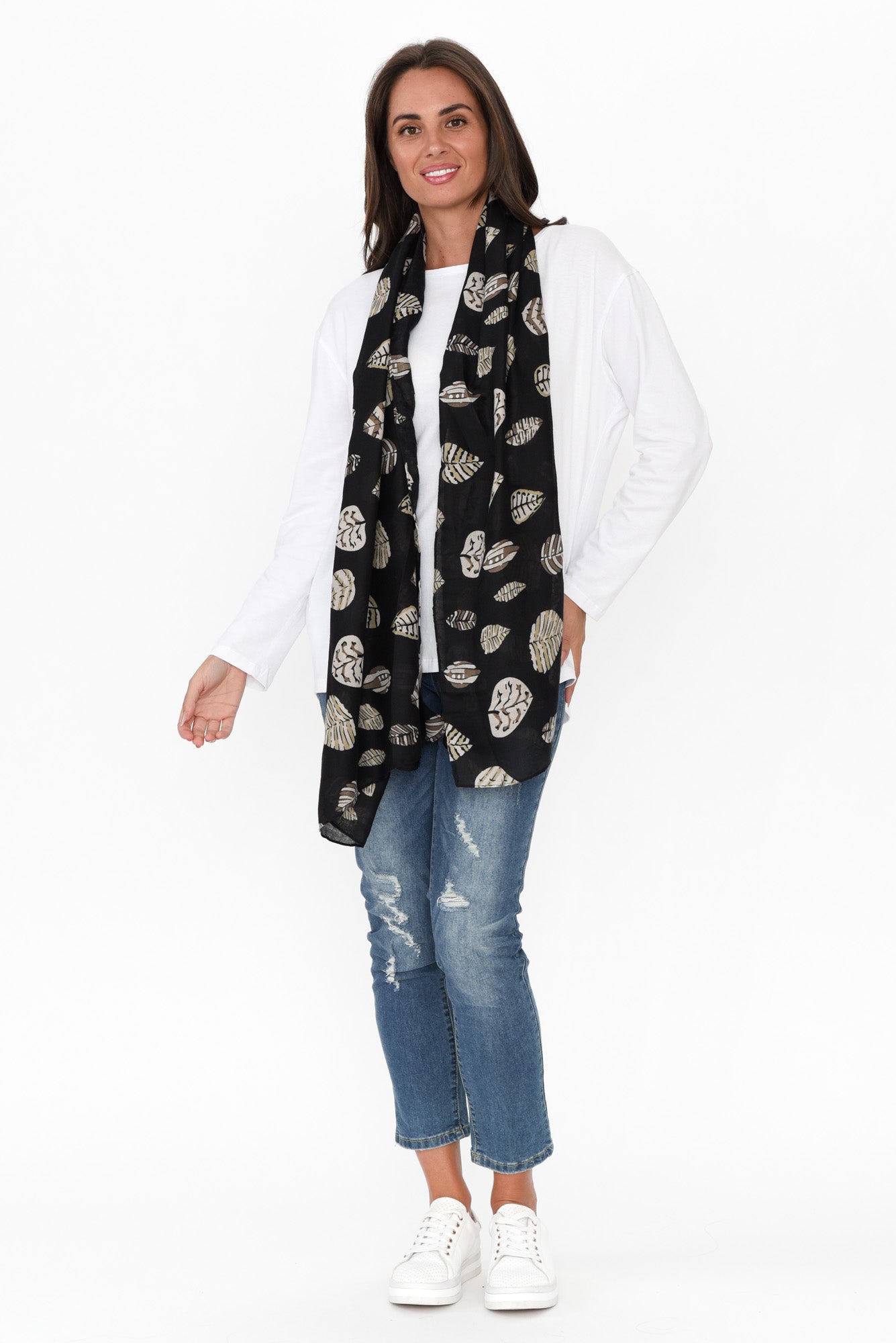 Monto Black Leaf Scarf