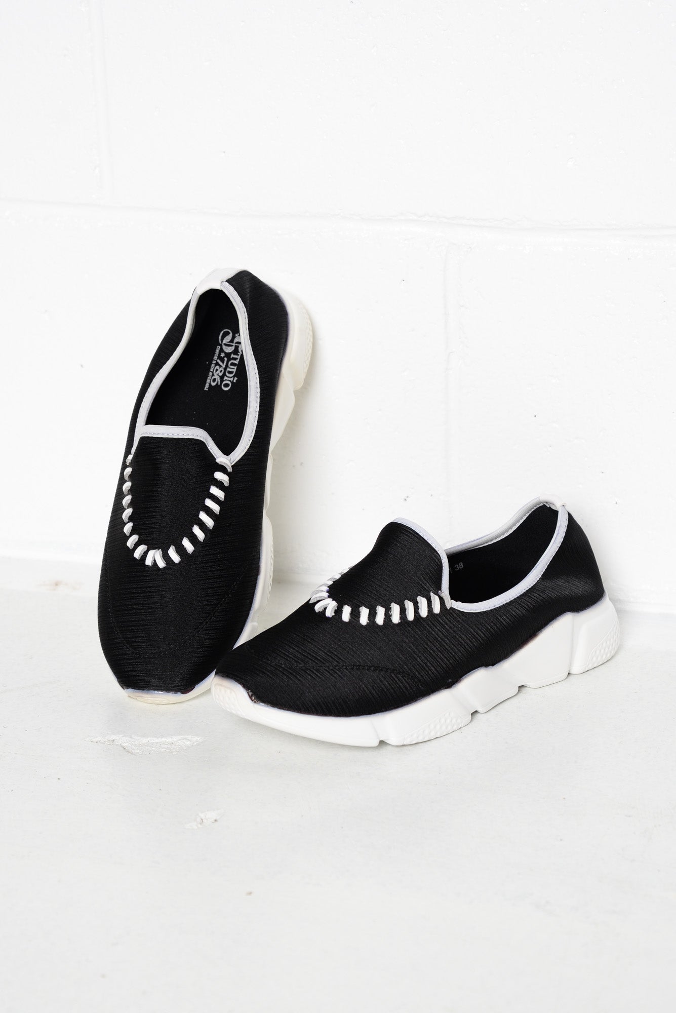 black jogger shoes