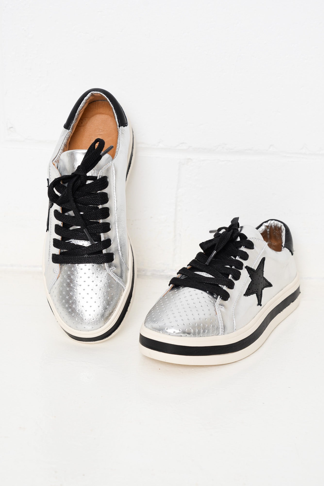 Pixie Star Silver Black Leather Sneaker 