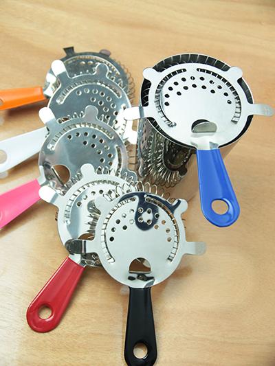 https://cdn.shopify.com/s/files/1/0114/6935/7122/products/4-prong-vinylworks-cocktail-strainers-main_600x.jpg?v=1584012799