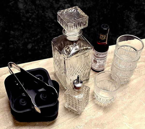 https://cdn.shopify.com/s/files/1/0114/6935/7122/products/whiskey-gift-set-bpc-1_600x.jpg?v=1583947274