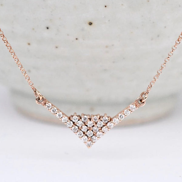 V - Necklace - 14 Karat Gold Necklace for Women - Also in Rose Gold – MOSUO