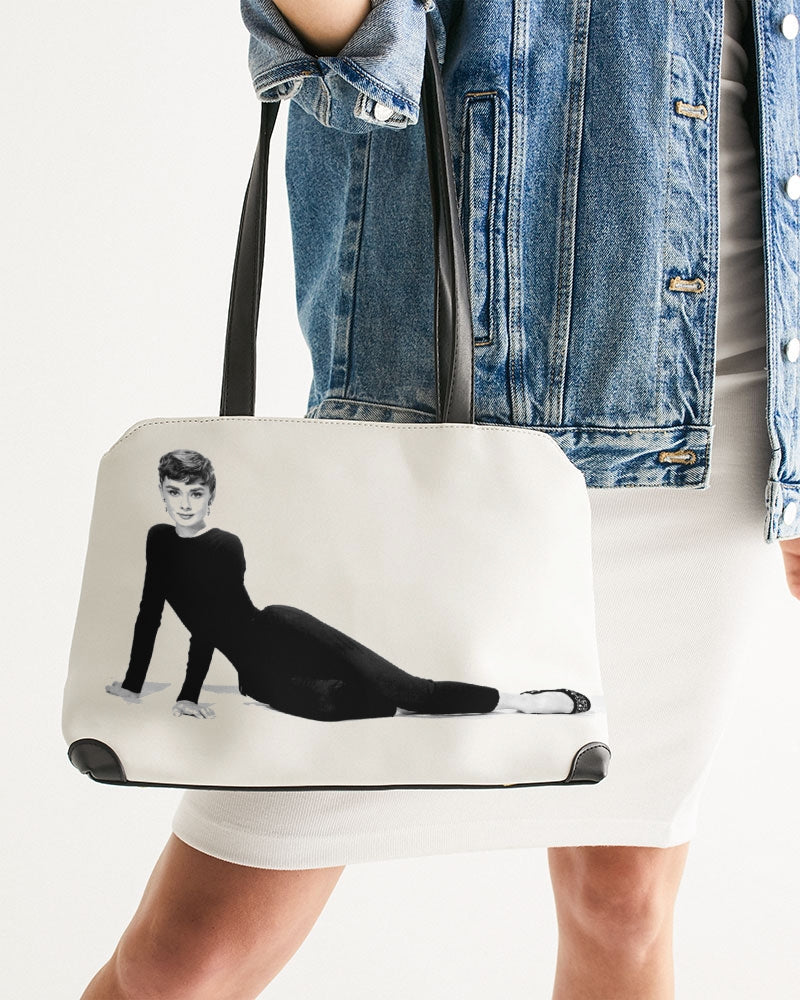 audrey hepburn breakfast at tiffany's Tote Bag by calibos