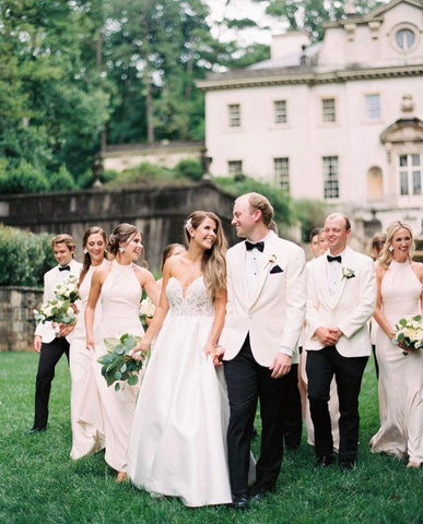 25 Chic Short Wedding Veils to Rock at the Altar