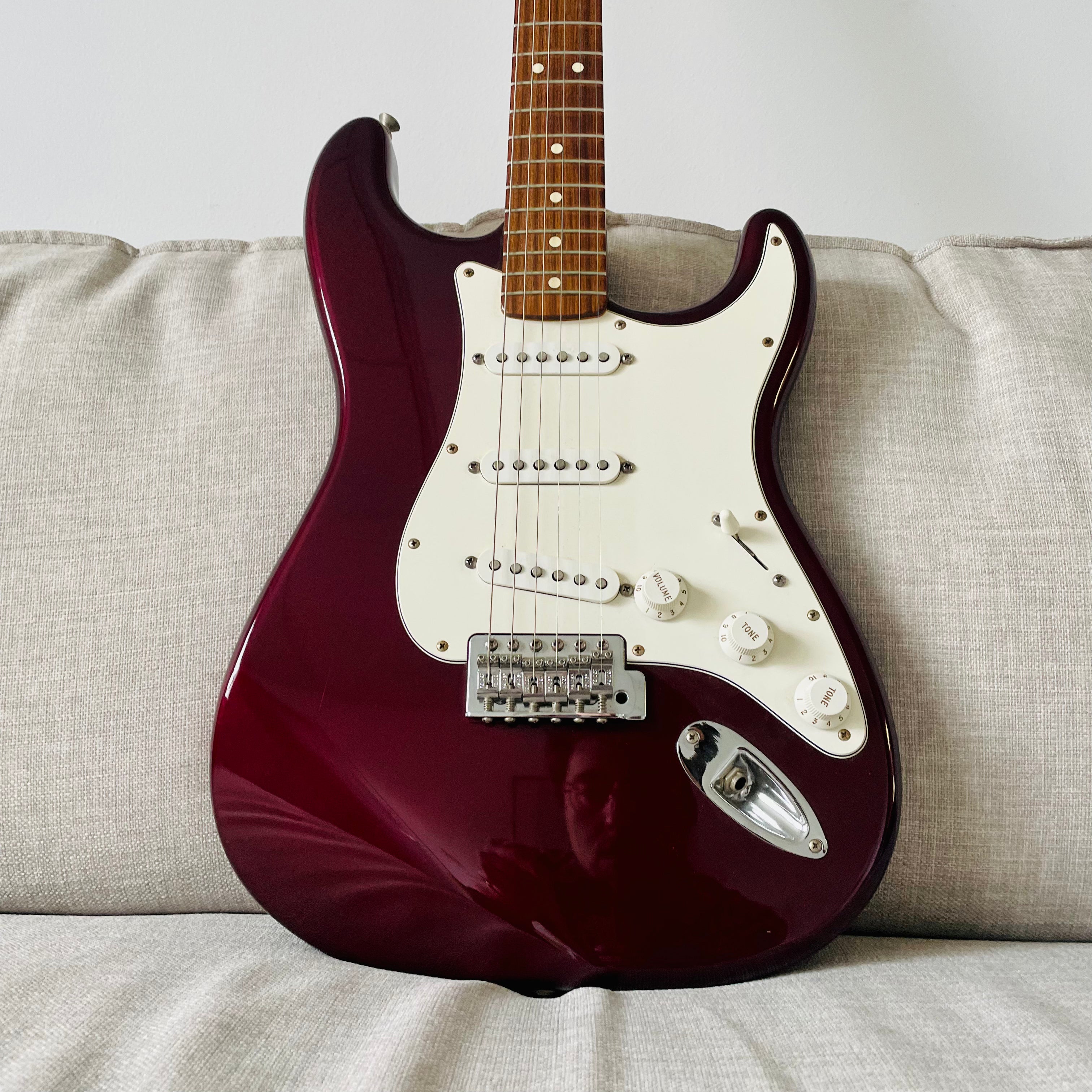 Fender MIM Stratocaster Midnight Wine Red SSS (Used w/case)