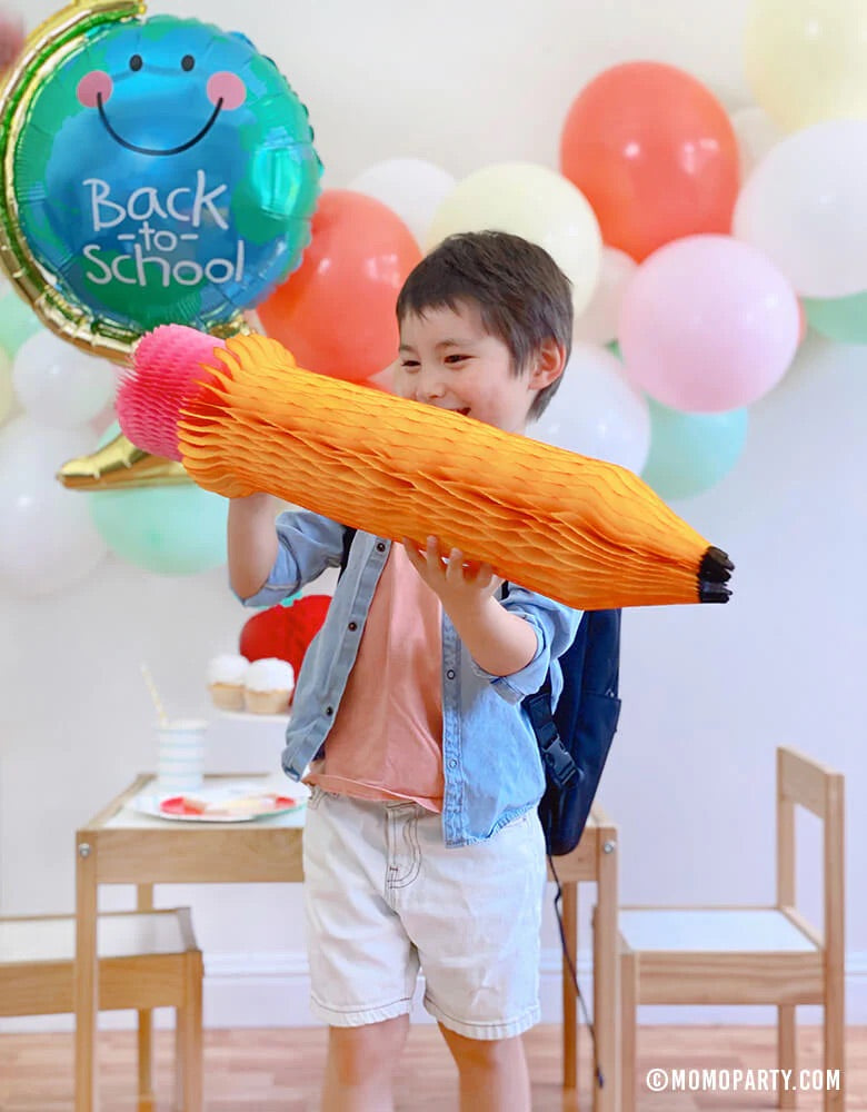 Back-to-School_Party_Honeycomb-Pencil_Decoration_by_Momo_Party