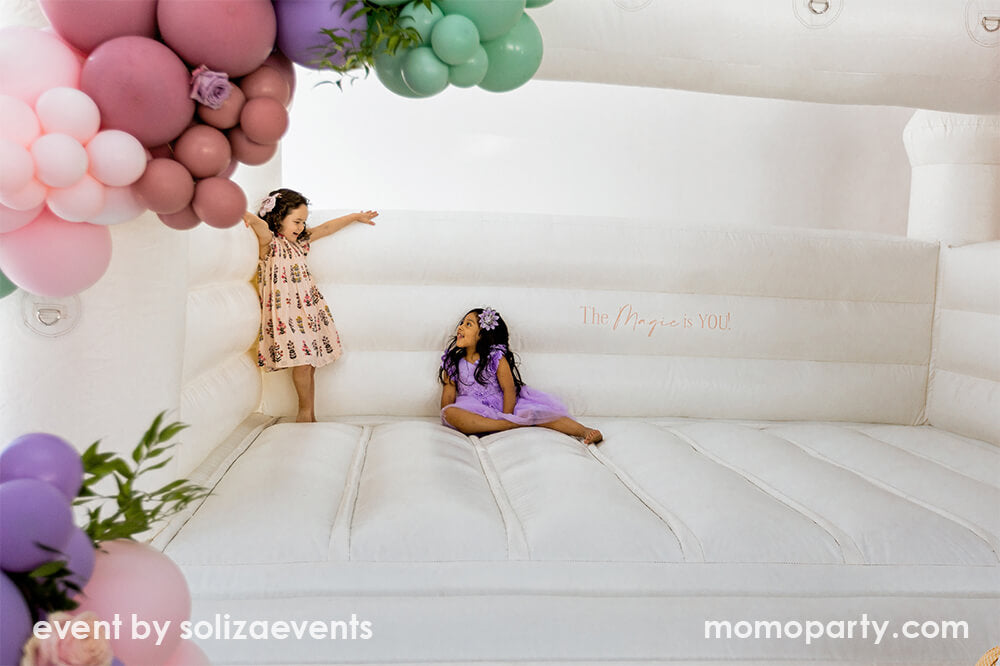 Girl's-Encanto-Birthday-Party-Bounce-House-Girls_Momo-Party