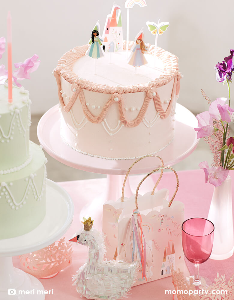 Girl's First Birthdday Party Ideas_Princess Party Birthday Cake_Momo Party