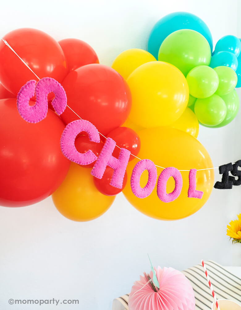 Kid's Back to school breakfast ideas by Momo Party with School-is-cool-party garland and Balloons