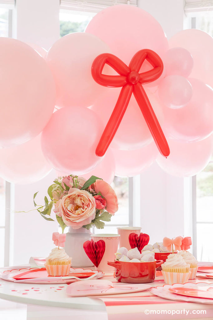 Momo-Party_A-Bow-Themed-Valentine's-Day-Party_Bow Balloon Animal Balloon Garland Ideas