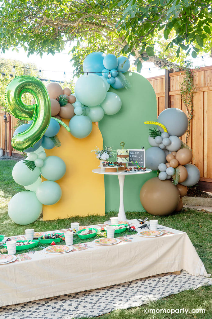 Momo-Party_Bug-Themed-Birthday-Party_Balloon Garland Backdrop Decoration