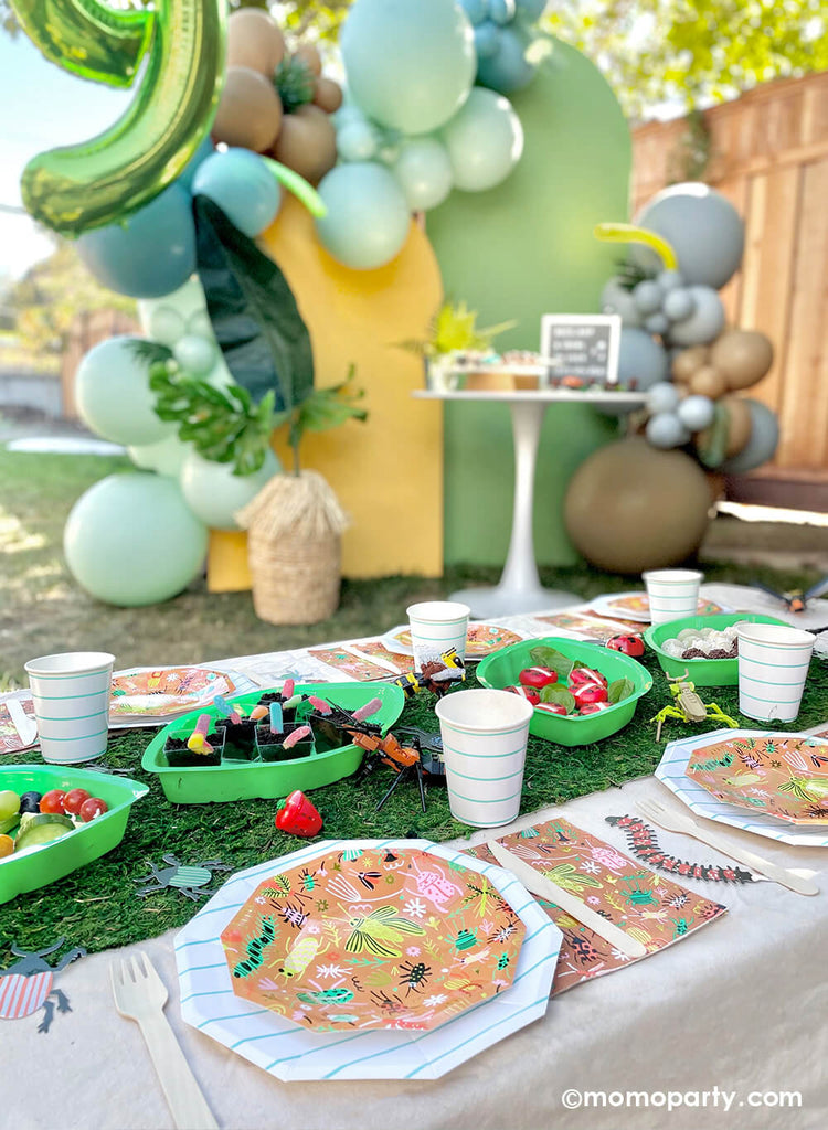 Momo-Party_Bug-Themed-Birthday-Party_Kid's Table Decorations
