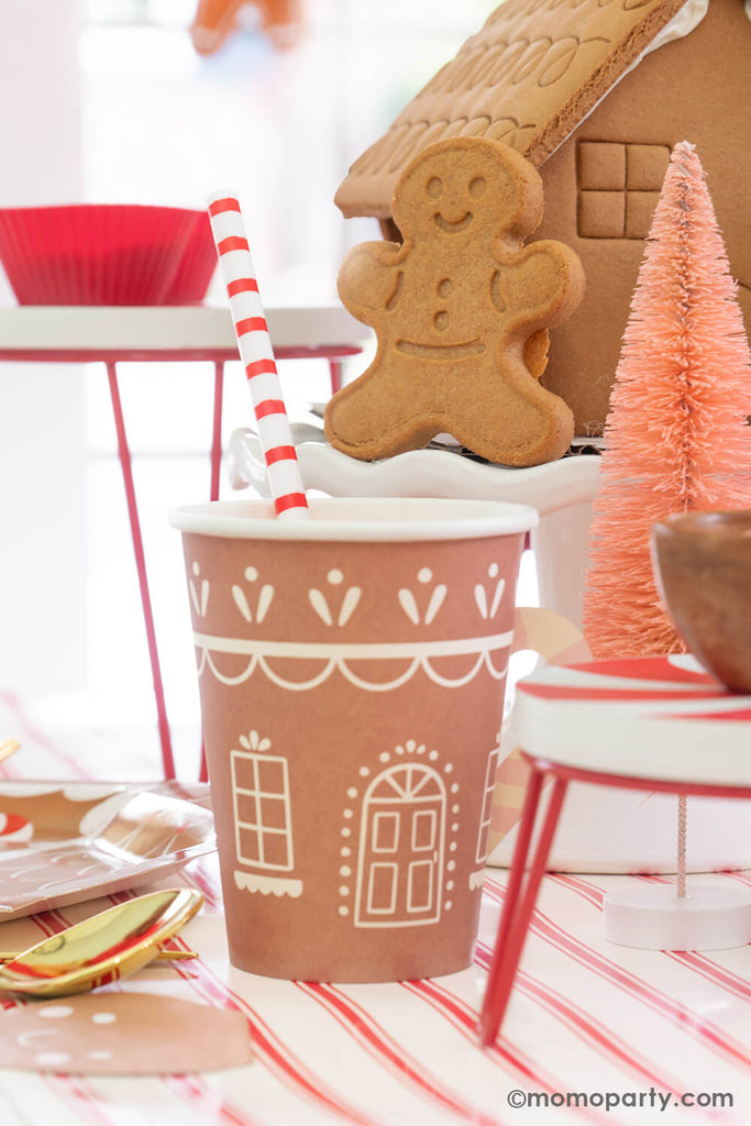 Momo-Party_Christmas_Party_Gingerbread_House Sleepover_Gingerbread House Party Cup