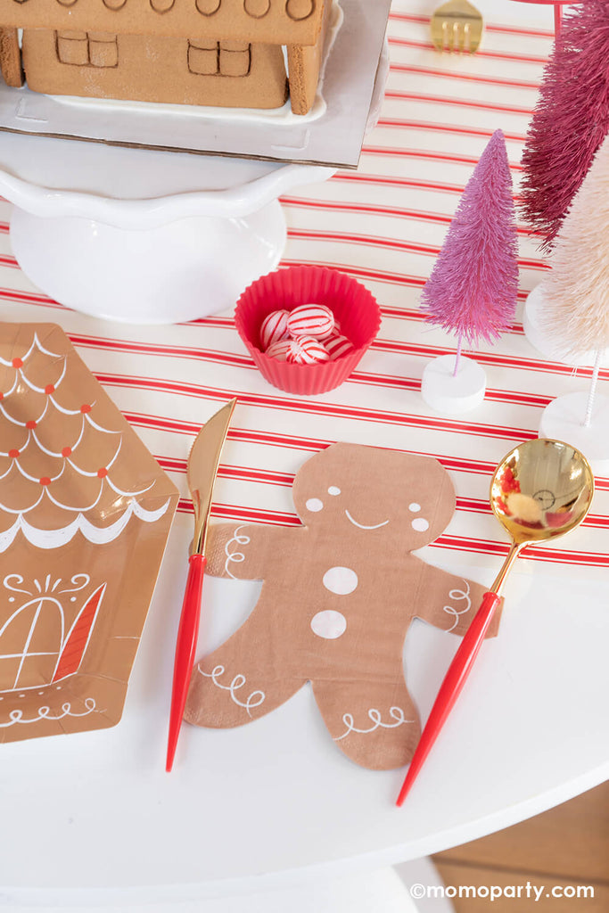Momo-Party_Christmas_Party_Gingerbread_House Sleepover_Gingerbread Man Napkin