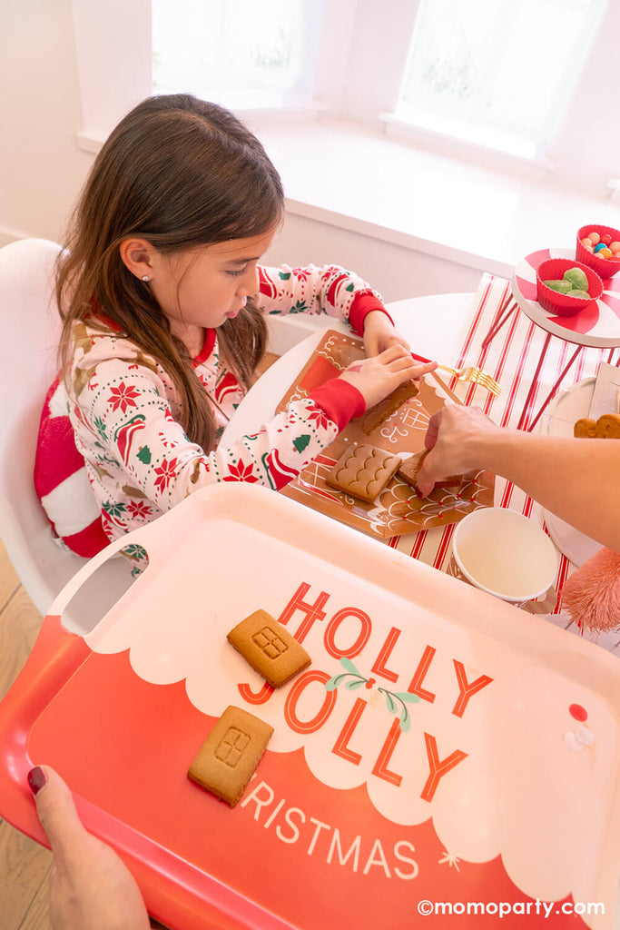 Momo-Party_Christmas_Party_Gingerbread_House Sleepover_Holly Jolly Bamboo Tray Serving