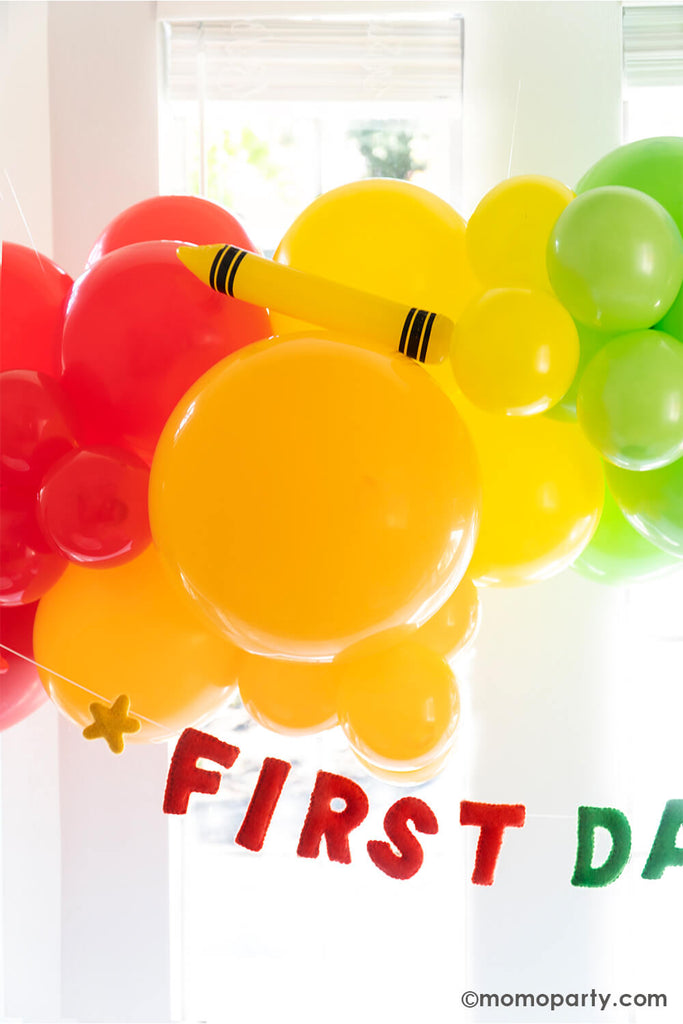 Momo-Party_First Day of School Breakfast Ideas_Back-to-School-Party_Balloon-Close-up_yellow-Crayon