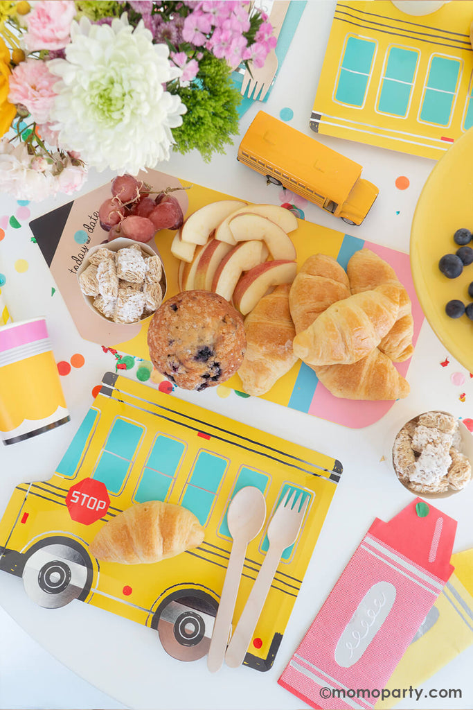 Momo-Party_First Day of School Breakfast Ideas_Back-to-School-Party_Table-Top-with-School-Bus-Plate-with-Breakfast Board
