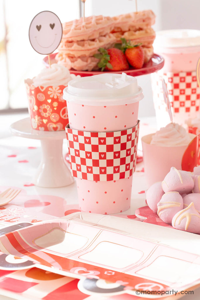 Momo-Party_Groovey-Valentine's-Day-Party_Tableset Ideas_Red Checkered Party Cups