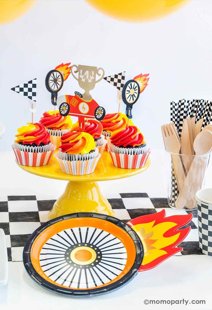 Momo-Party_Hot Wheels-Party_Cupcakes & Wheel Plates