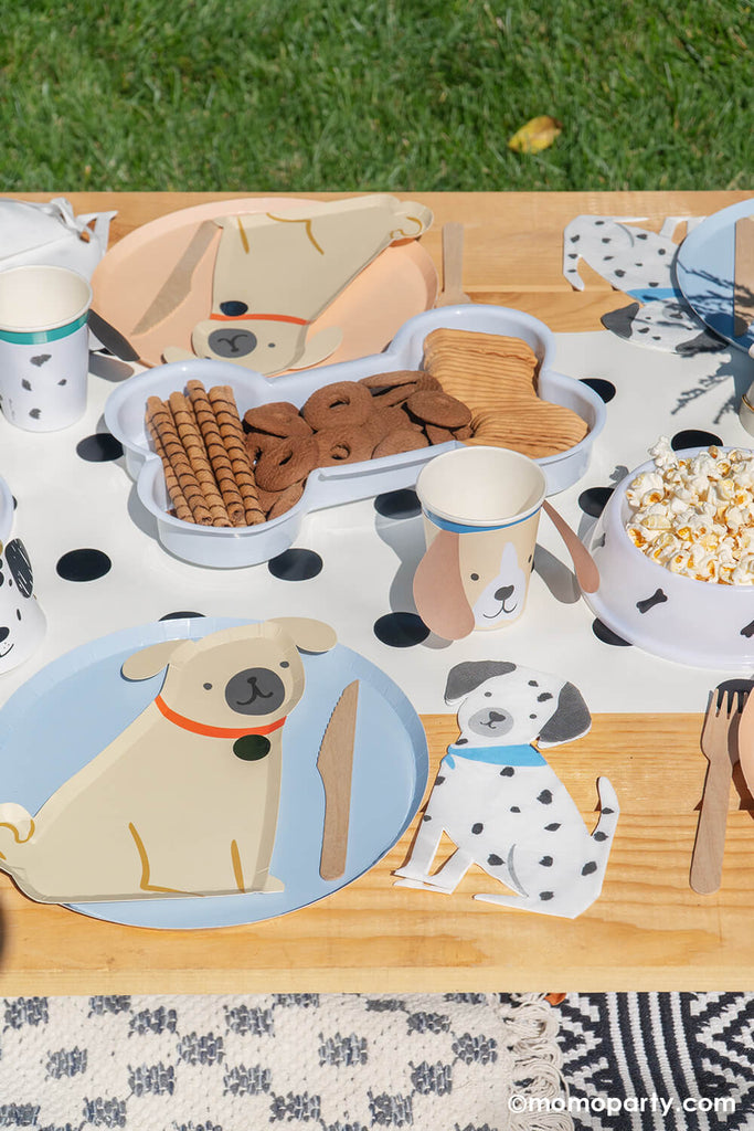 Momo-Party_IT’S-PAW-TY-TIME_Puppy-Dog Themed-Birthday-Party_Dog themed Tableware on kid's party table