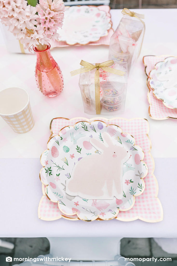 Momo Party_Baby girl's first birthday party Kid's Tablescape topview