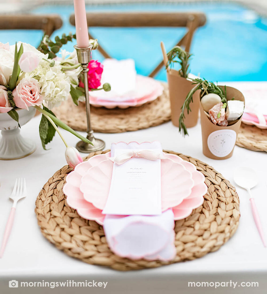 Momo Party_Baby girl's first birthday party table setting ideas