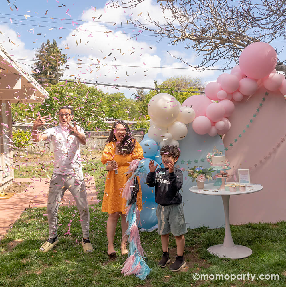 Momo Party_Gender-Reveal_Confetti Balloon_It's-a-girl_Family