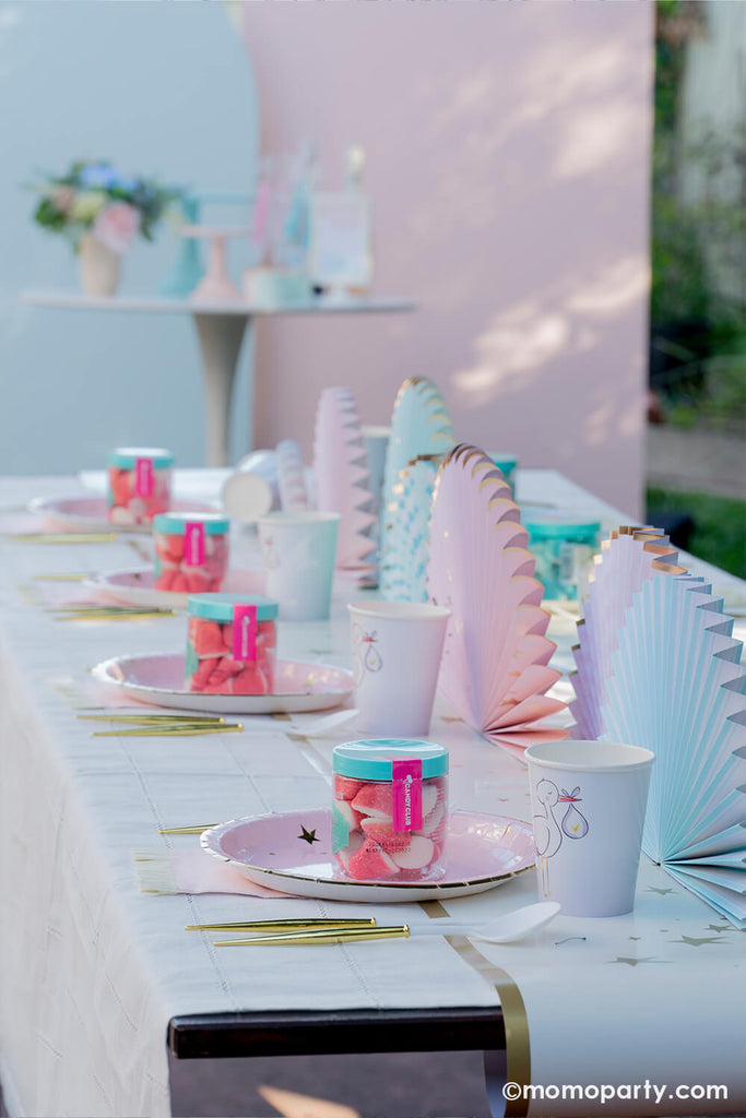 Momo Party_Gender-Reveal_Dinning-table-with-paper-fan-centerpiece