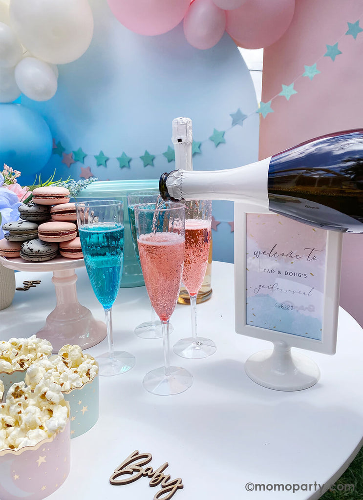 Momo Party_Gender-Reveal_Drink Ideas_Glass-with-Champagne
