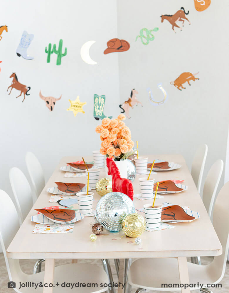Western-Rodeo-Cowboy-Themed-Party-Set-Up_Momo-Party