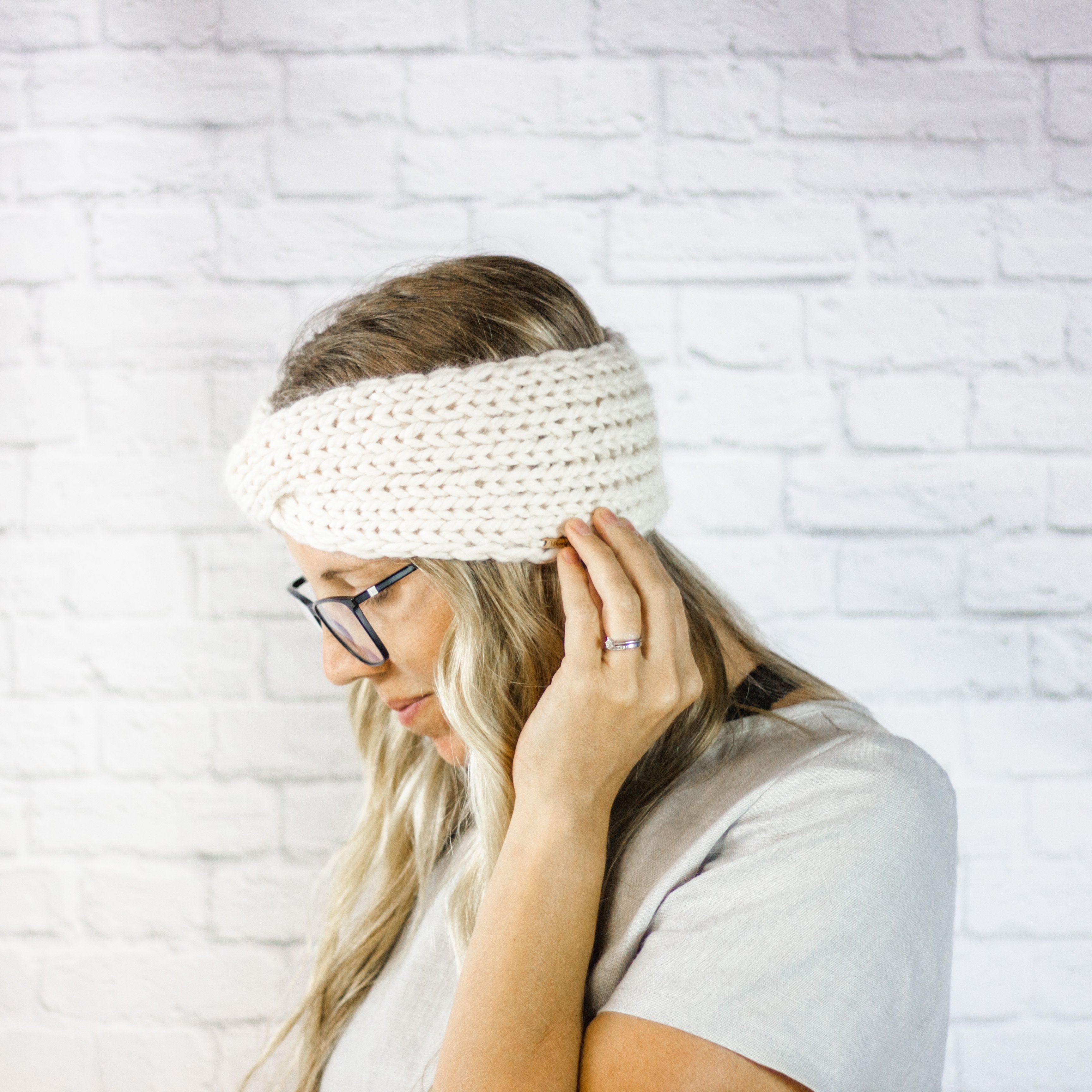 Ladies Extra Wide Cable Knit Button Ear Warmer Headband in Grey Marble