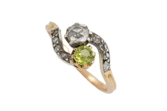 Jacqueline Kennedy: emerald and diamond "toi et moi" ring