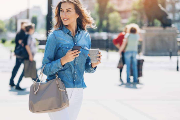 Wie wählen Frauen Taschen aus?