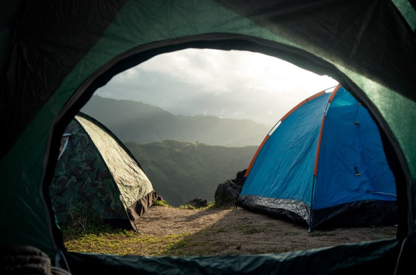 Wie kann man das Tageslicht aus dem Zelt fernhalten?