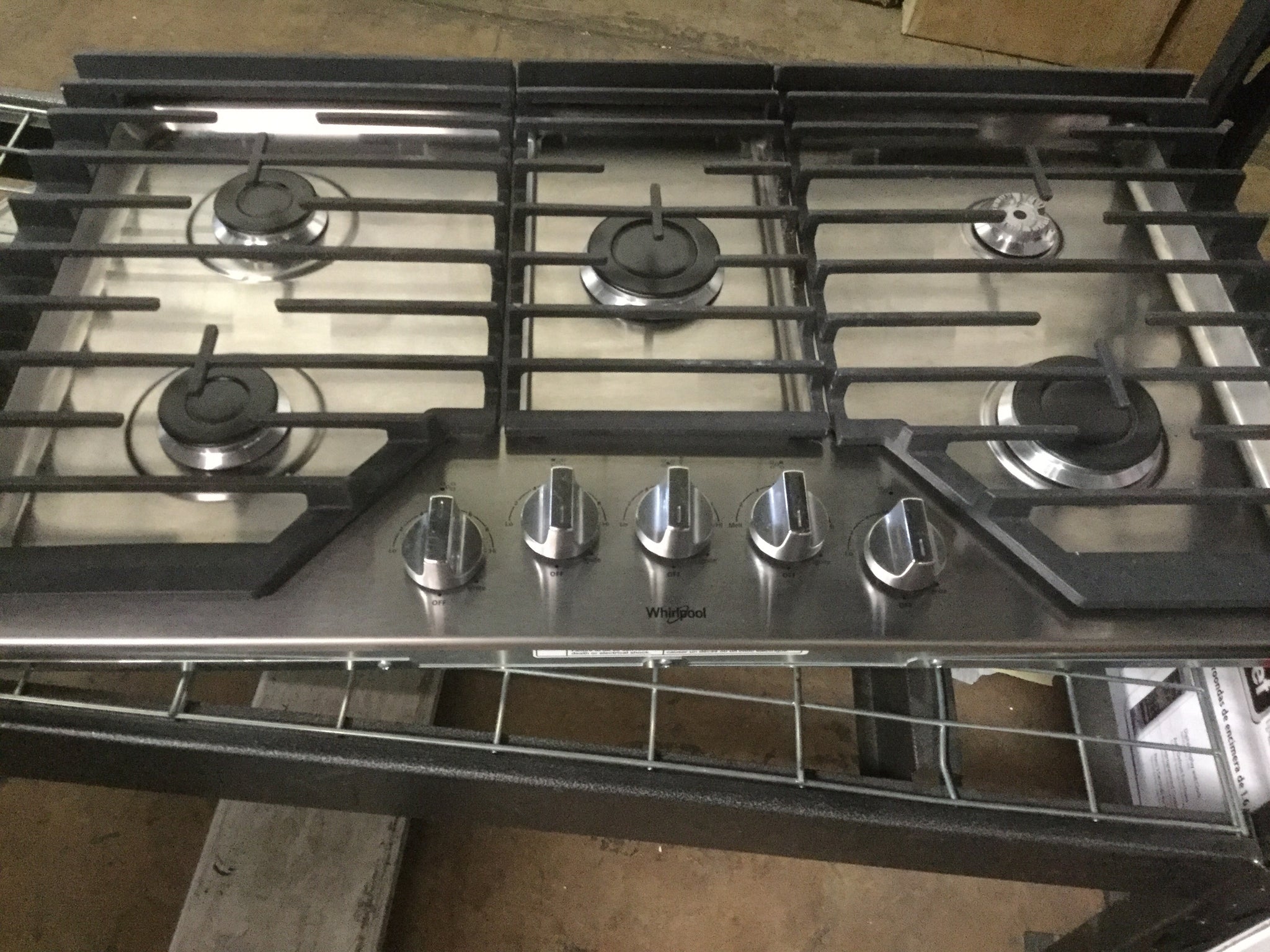 Whirlpool 36 In Gas Cooktop In Stainless Steel With 5 Burners