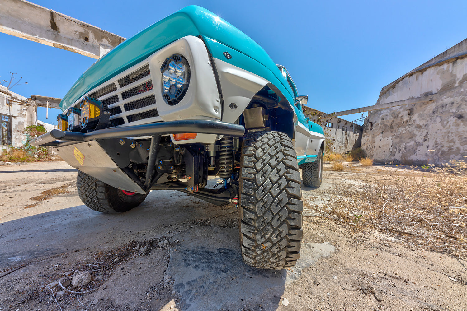 Ford F100 off road truck front suspension