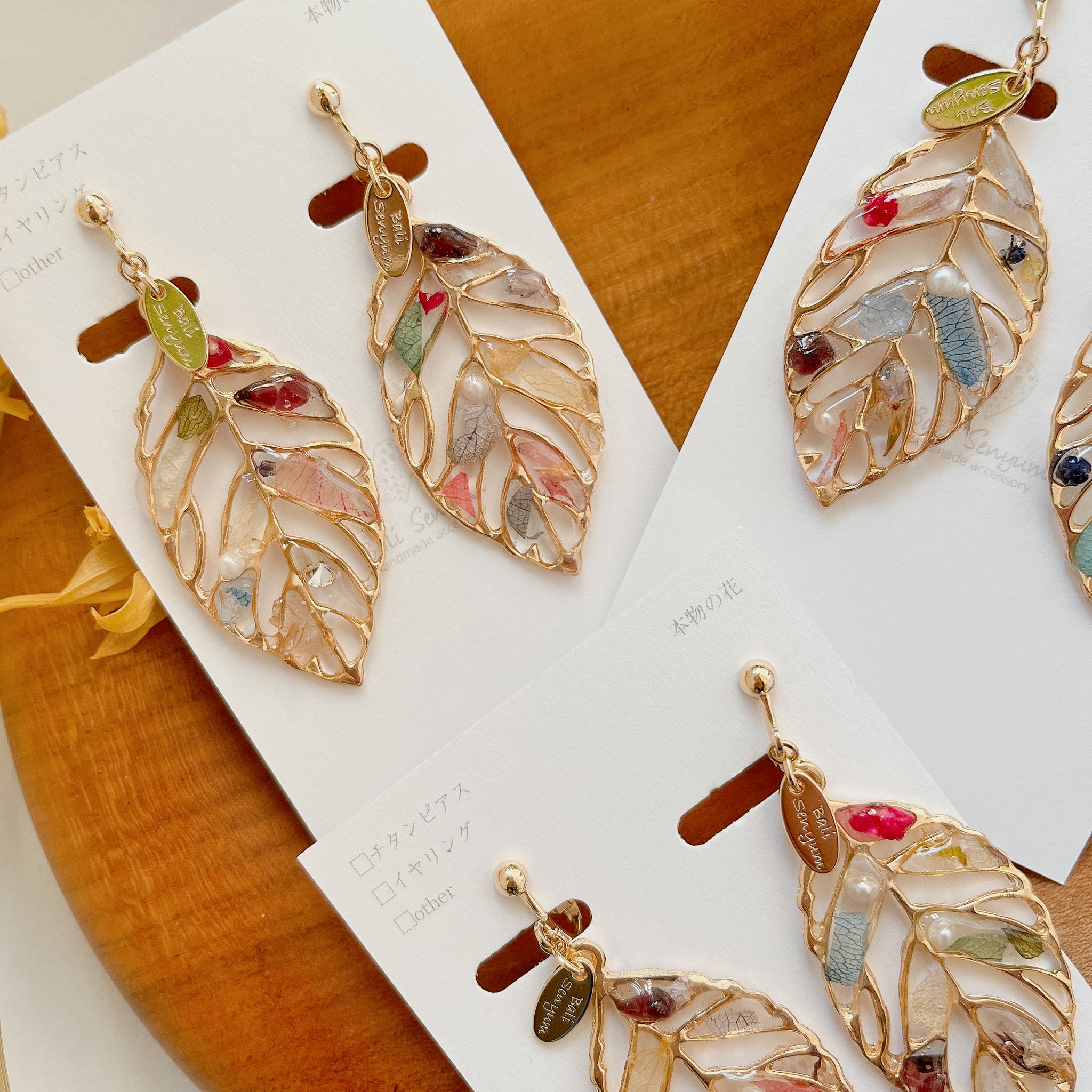 カテゴリ﹌ イヤリング W leaf earring ZOZOTOWN PayPayモール店