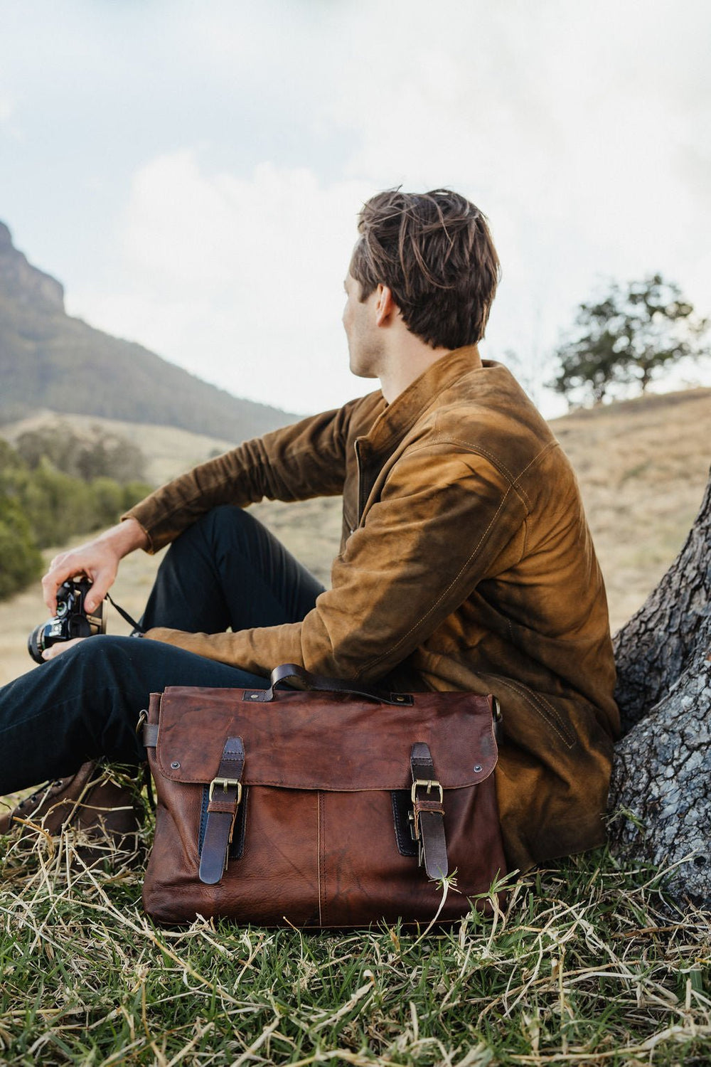 Ashwood Leather Hammersmith Cow Mud Pedro Messenger Bag in Brown for Men