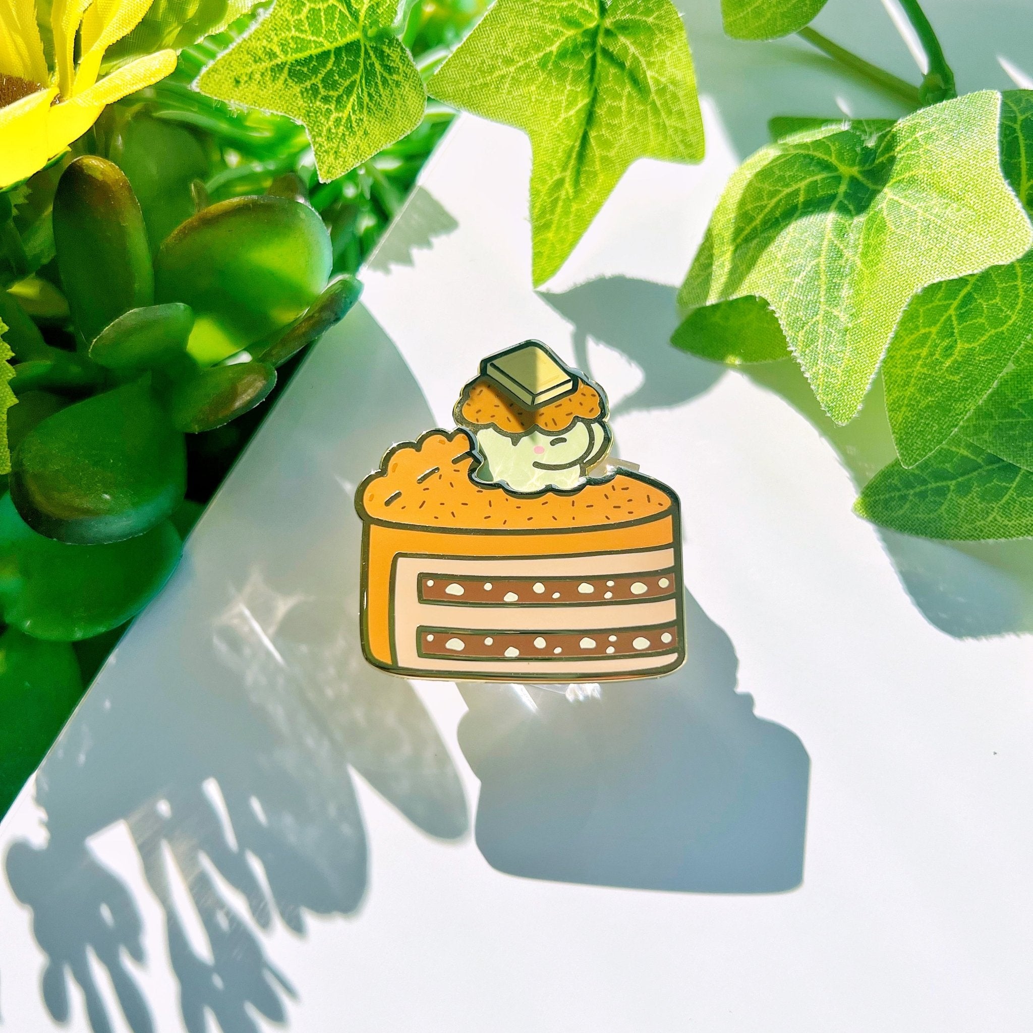 Enamel Pin - Peeking Chocolate Cake (Interactive Slider)
