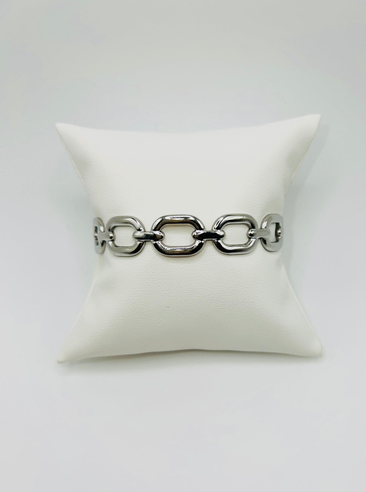 She’s Open Link Bangle Bracelet