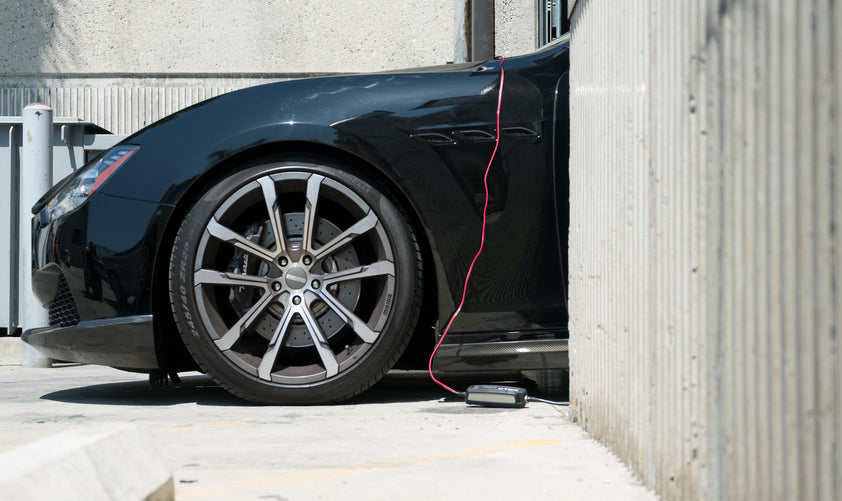 CTEK MXS 5.0 charging a car